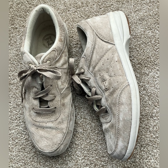 Proper Cream Colored Lace Up Leather Shoes Size 8.5 - Picture 1 of 7